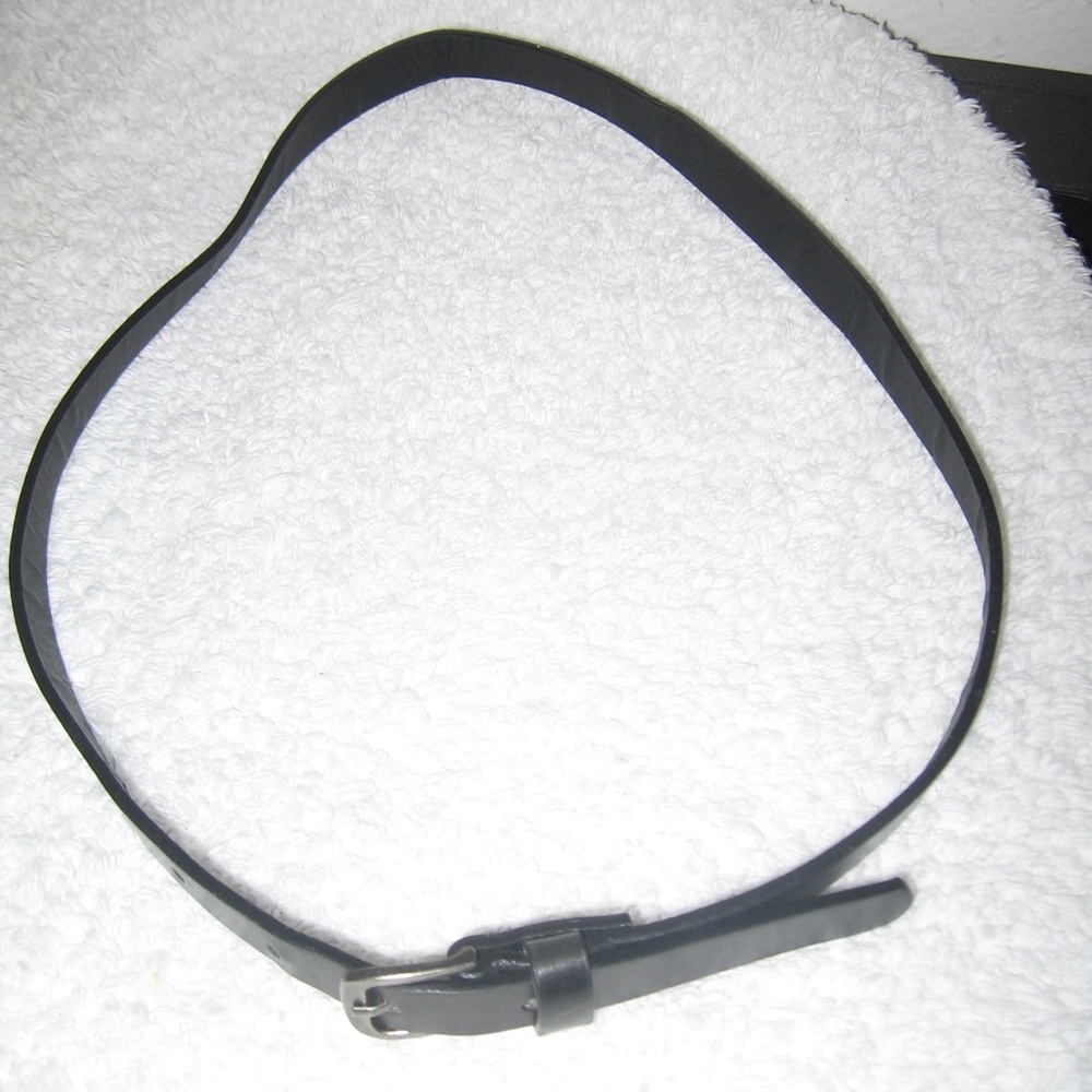 Skinny Black Leather Belt Sz Small